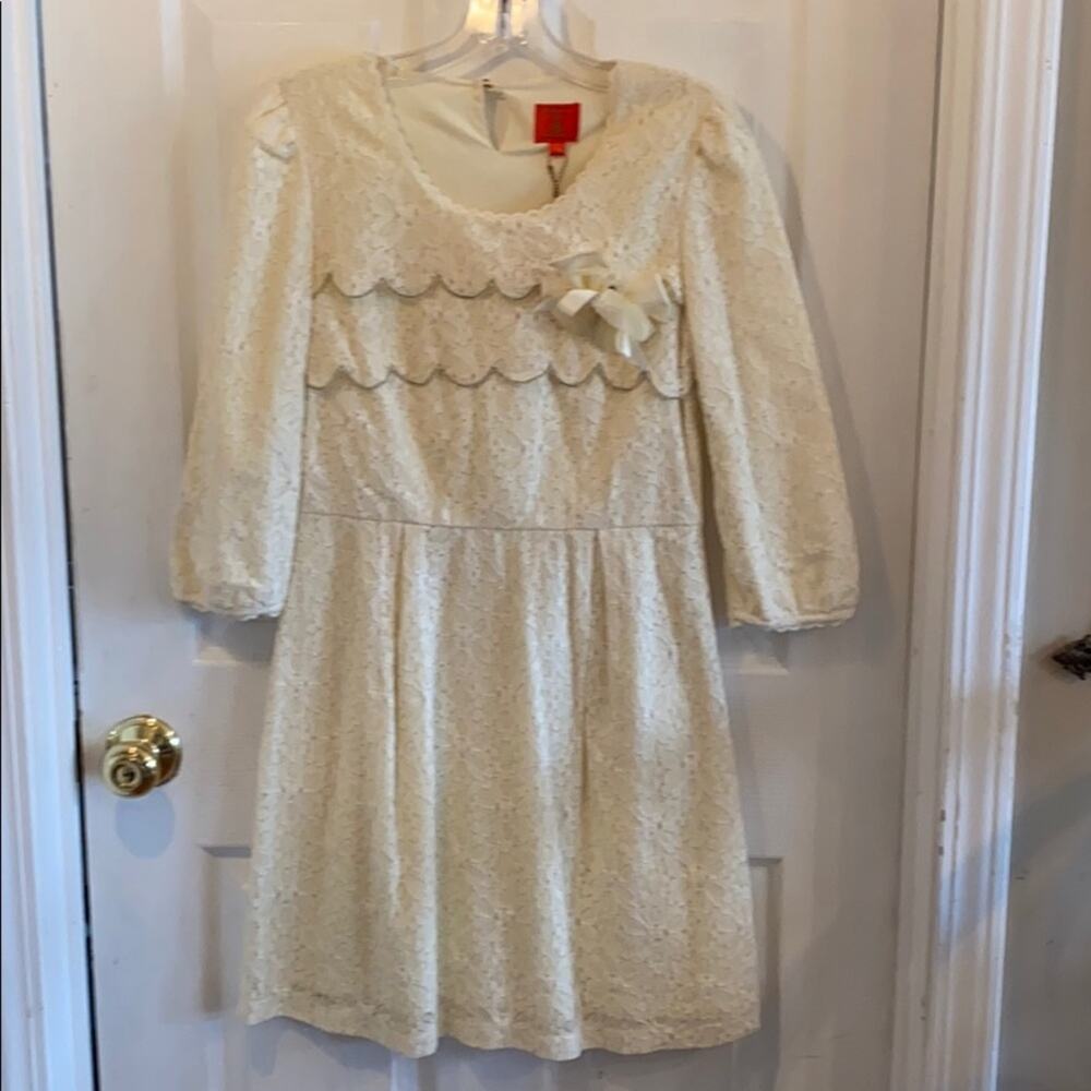 Deep or Shallow NWT lace women size 2 ivory dress